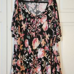 Beautiful Lane Bryant tunic great with leggings